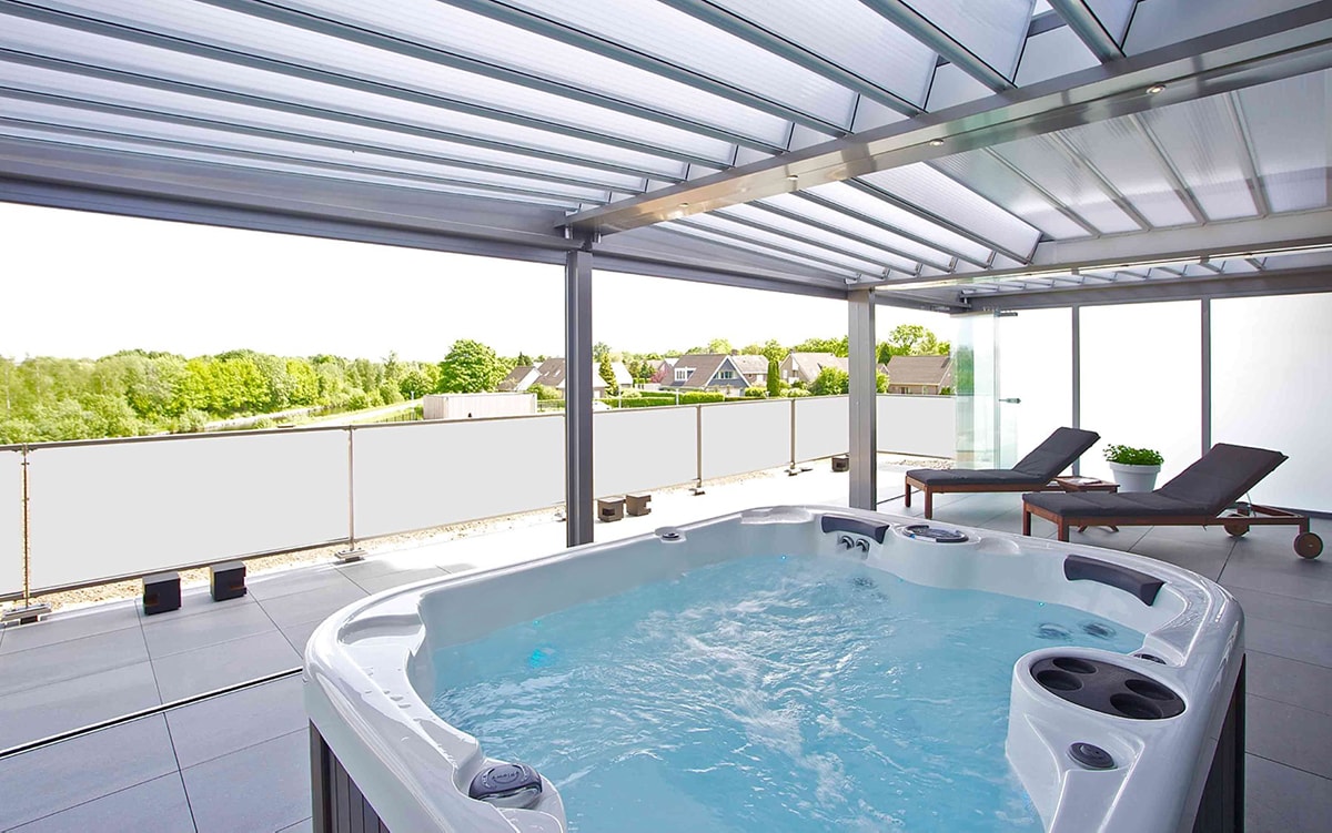 Indoor und Outdoor Whirlpool von Trendhouse
